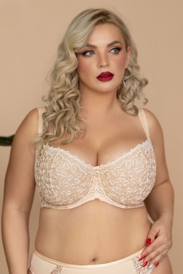 BETTY COFFEE Halfcupsoft Бюст