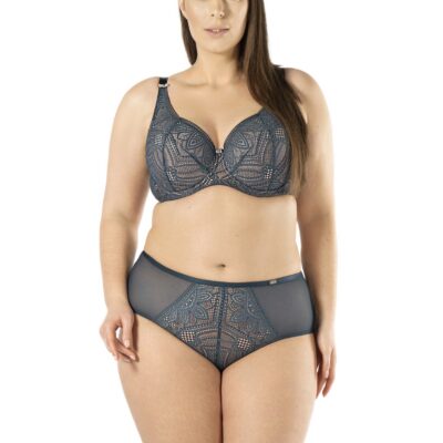 Daniela U бюст BF25