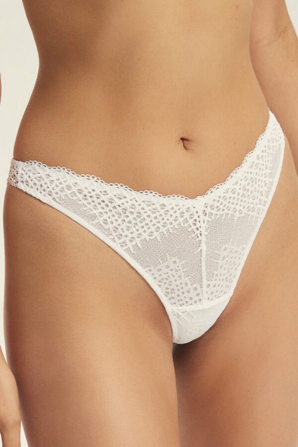 44325 CARIS/00X Трусы стринги